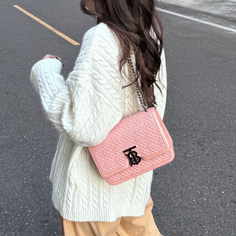 （超新～ Jisoo同款） Burberry 巴寶莉 粉色羔羊皮 專櫃85000-8