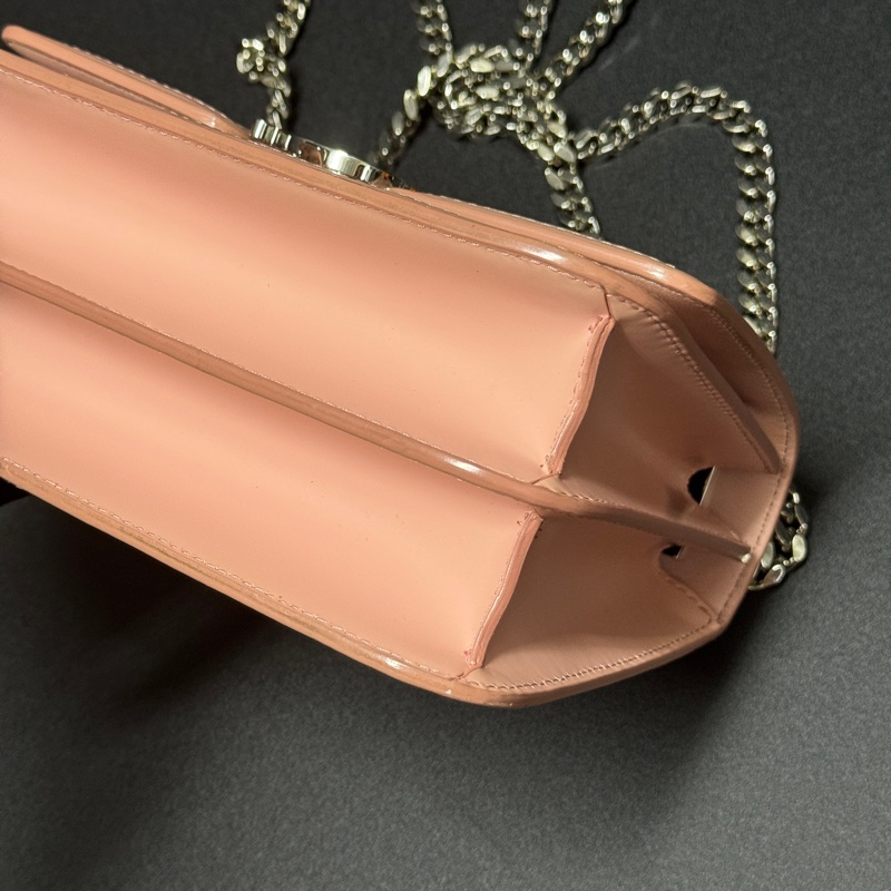 （超新～ Jisoo同款） Burberry 巴寶莉 粉色羔羊皮 專櫃85000-17