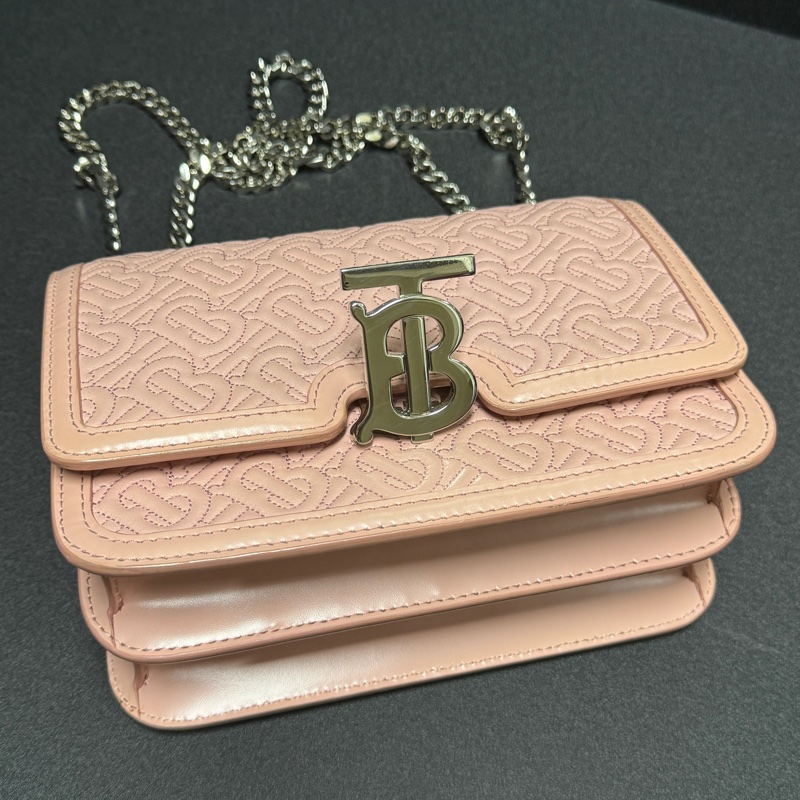 （超新～ Jisoo同款） Burberry 巴寶莉 粉色羔羊皮 專櫃85000-18