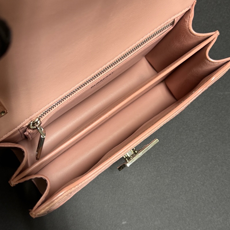 （超新～ Jisoo同款） Burberry 巴寶莉 粉色羔羊皮 專櫃85000-20