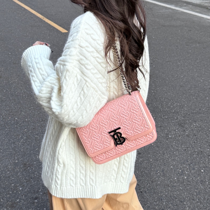 （超新～ Jisoo同款） Burberry 巴寶莉 粉色羔羊皮 專櫃85000-24