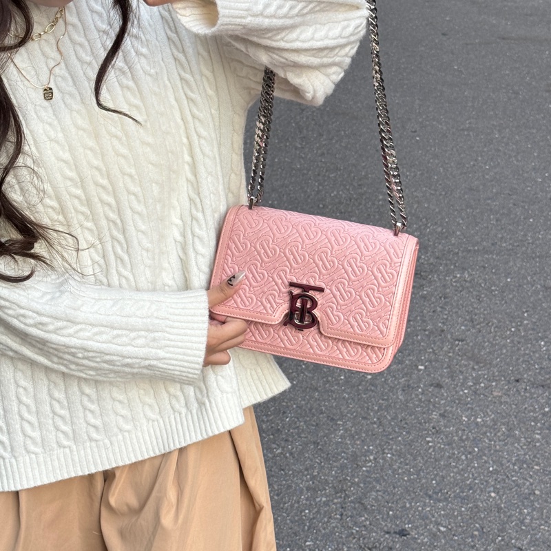 （超新～ Jisoo同款） Burberry 巴寶莉 粉色羔羊皮 專櫃85000-25