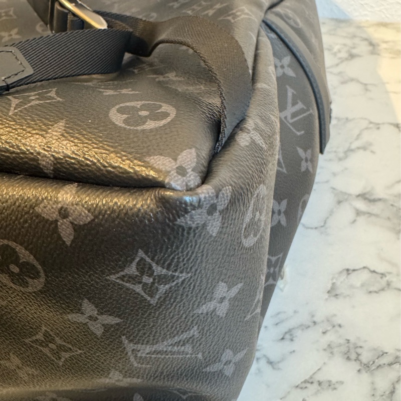 LV M43186黑花紋前口袋男後背包-10