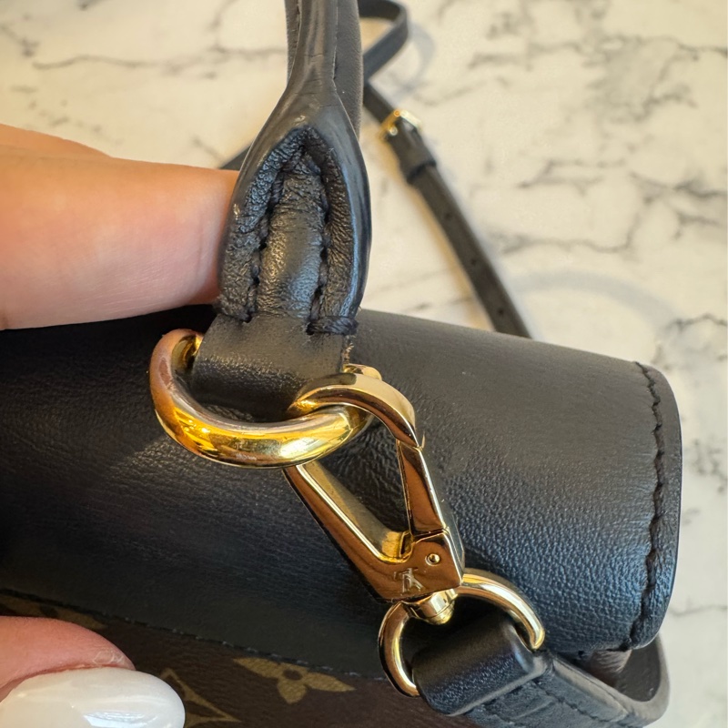 LV M44141Locky BB花紋手提兩用包-27