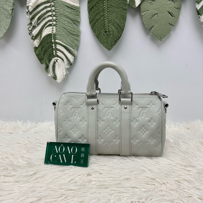 LV 灰綠色真皮壓紋 KeepAll 25 手提斜肩包 晶片款-4