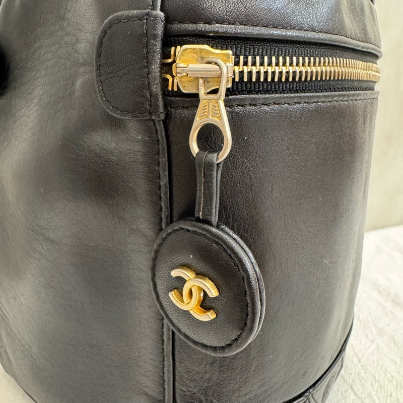 Chanel 小羊皮手提化妝包-7