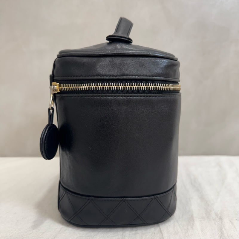 Chanel 小羊皮手提化妝包-10