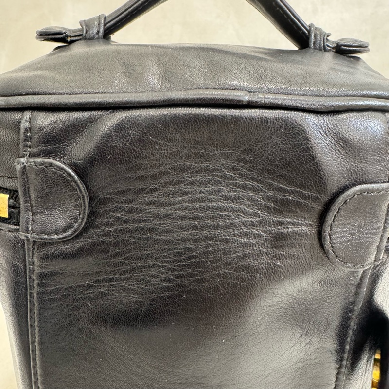 Chanel 小羊皮手提化妝包-17