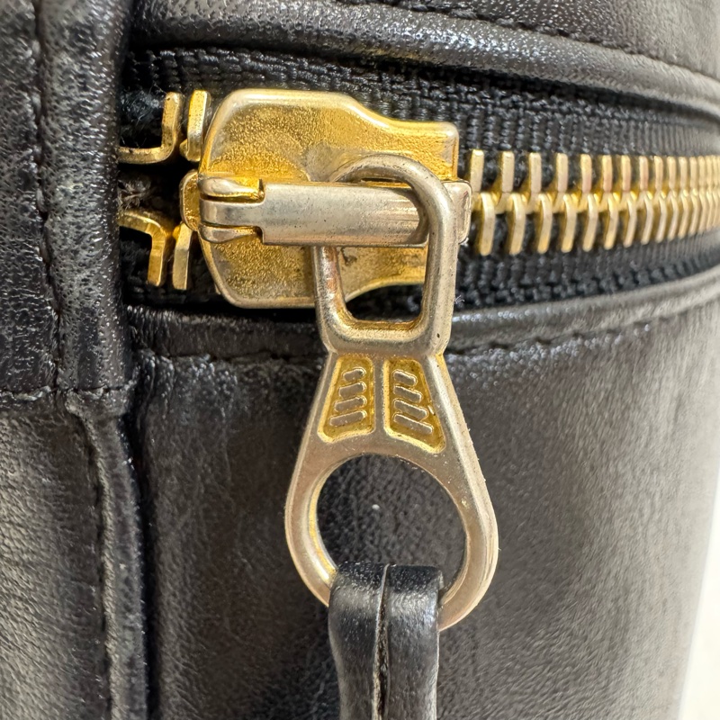 Chanel 小羊皮手提化妝包-24