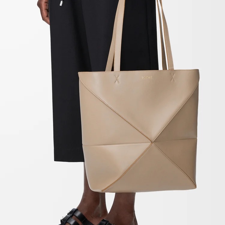 Loewe Puzzle Ford 托特包 中號 沙色-3