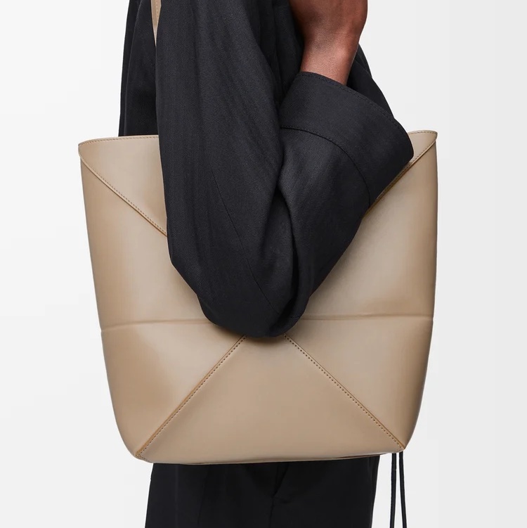 Loewe Puzzle Ford 托特包 中號 沙色-4