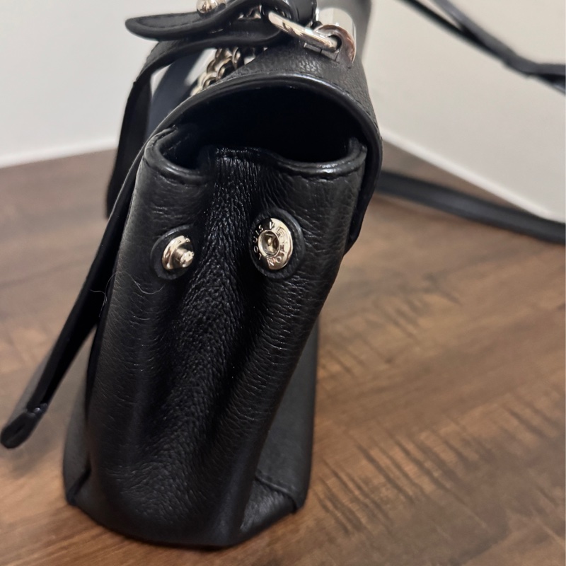 LV Lookme 黑色小牛皮錬條包-6