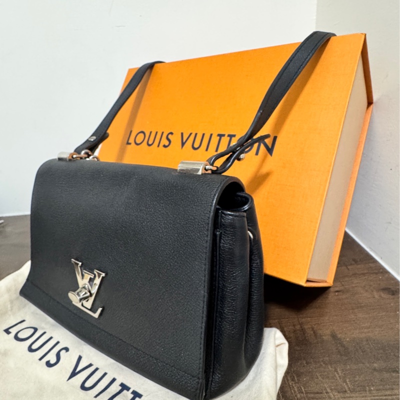 LV Lookme 黑色小牛皮錬條包-7
