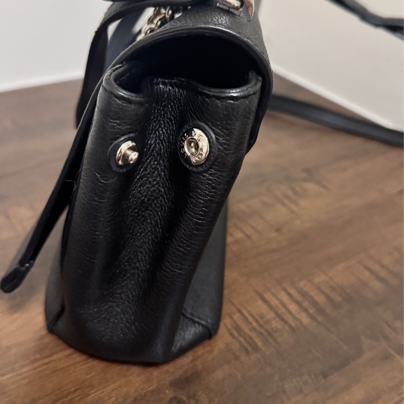 LV Lookme 黑色小牛皮錬條包-24