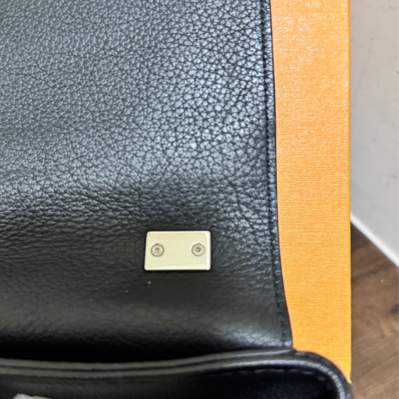 LV Lookme 黑色小牛皮錬條包-36