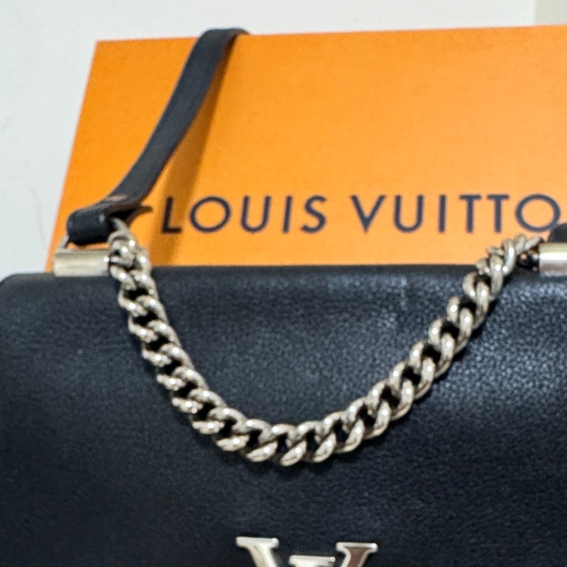 LV Lookme 黑色小牛皮錬條包-41