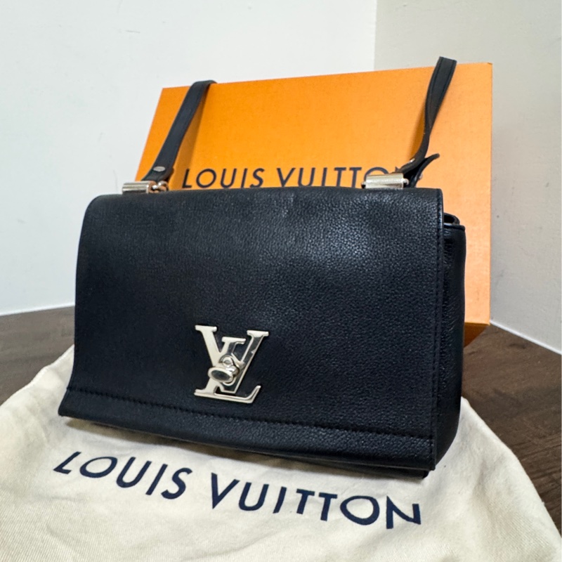 LV Lookme 黑色小牛皮錬條包-43