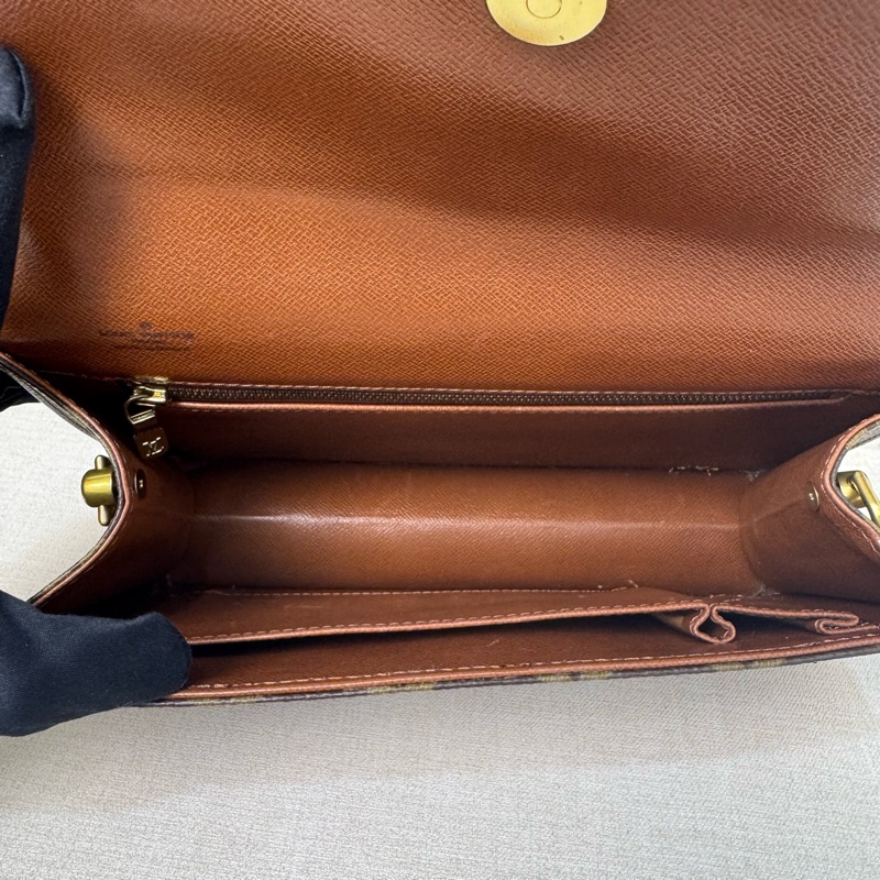 Louis Vuitton 經典老花紅皮手拿包-4