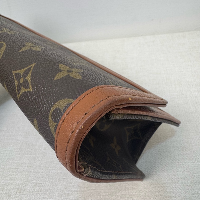 Louis Vuitton 經典老花紅皮手拿包-11