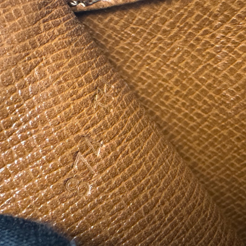 Louis Vuitton 經典老花紅皮手拿包-20