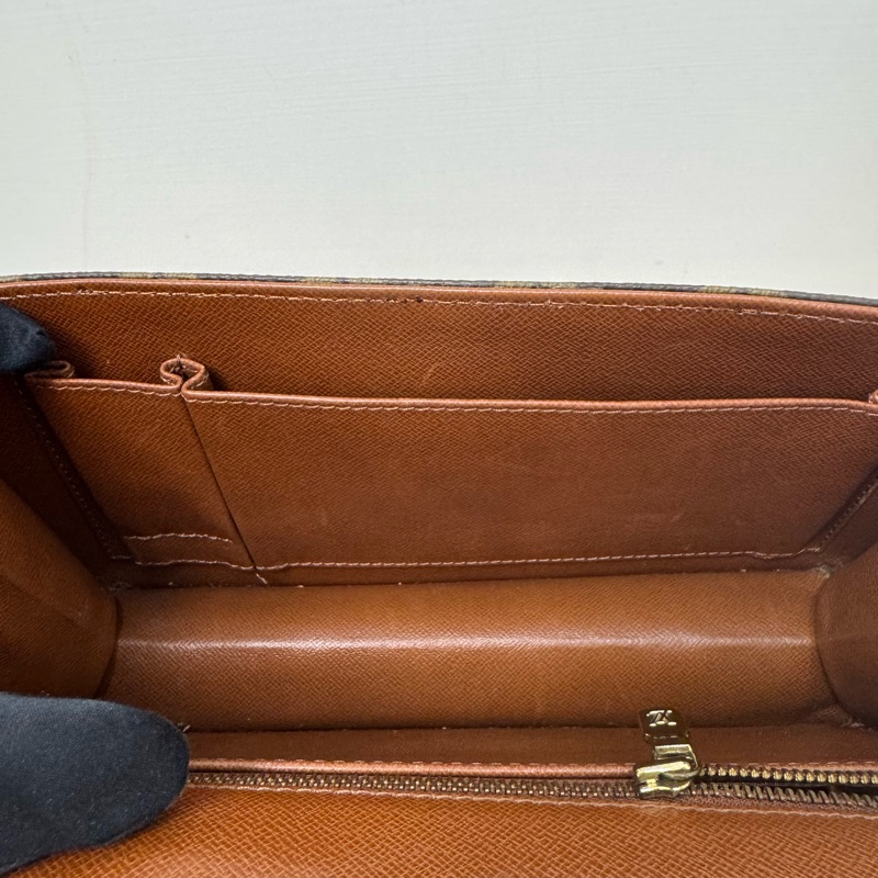 Louis Vuitton 經典老花紅皮手拿包-21