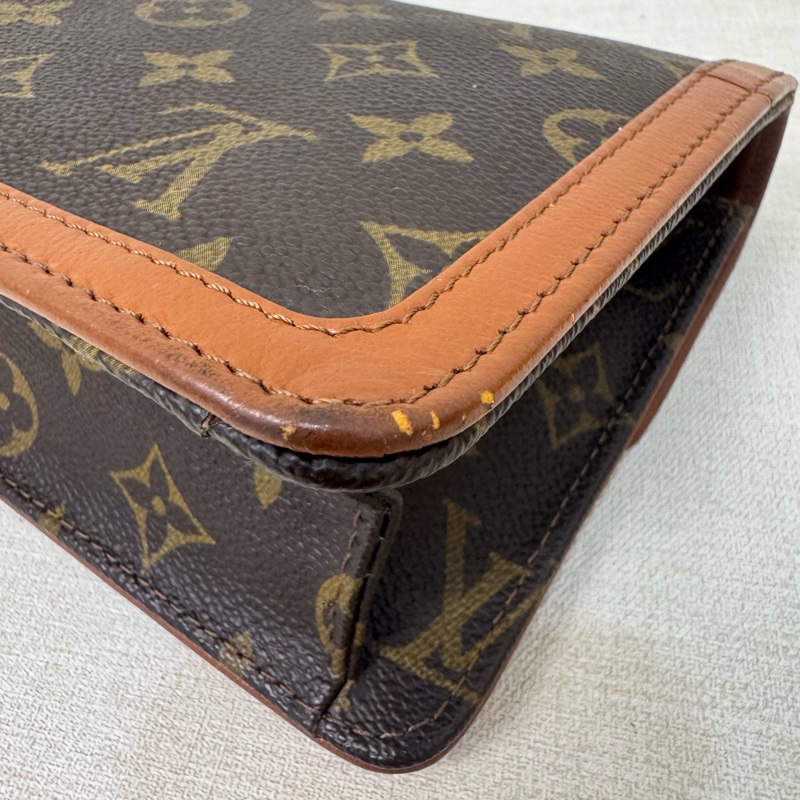 Louis Vuitton 經典老花紅皮手拿包-25