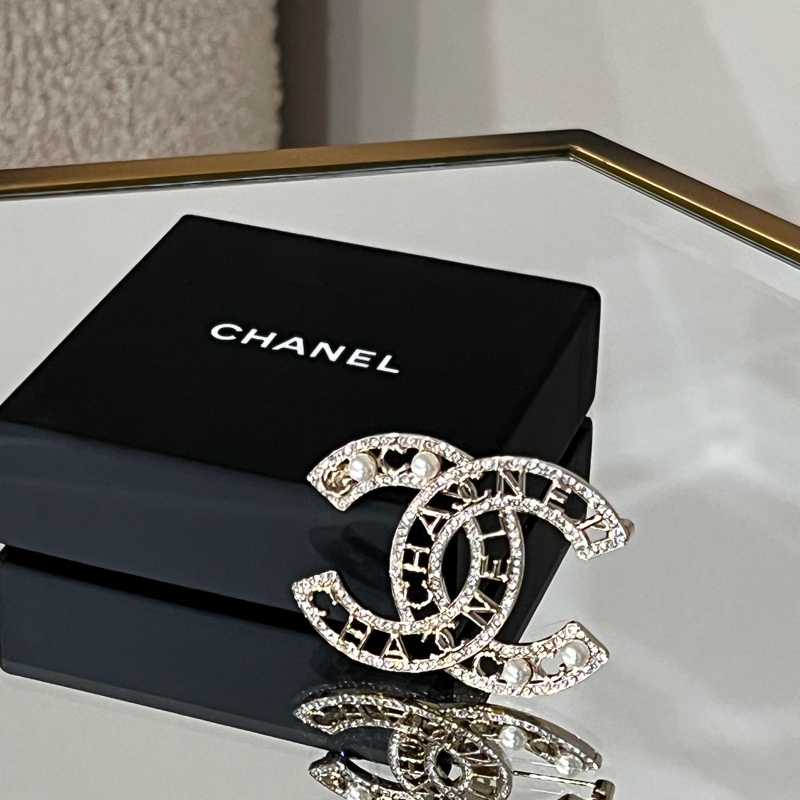 CHANEL 雙C 水鑽 LOGO 別針 / 胸針(Brooch)-0