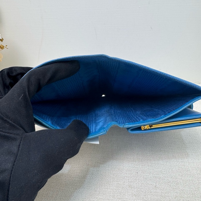 Chanel 深藍皮革長夾-17