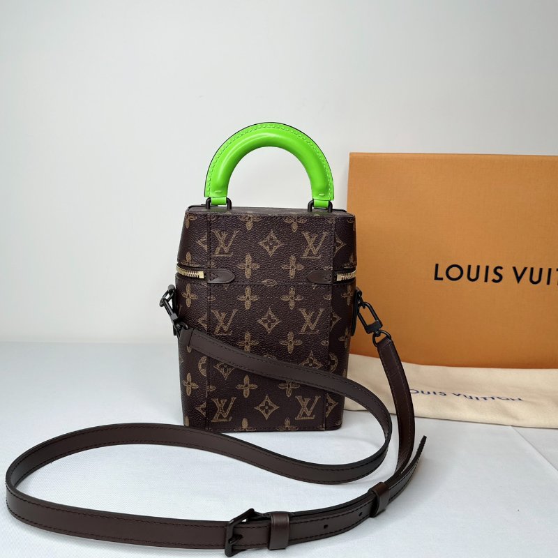 LV Vertical Box Trunk盒子包-1