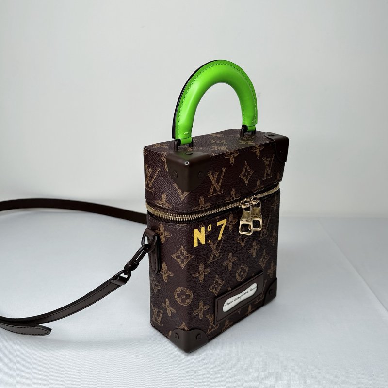 LV Vertical Box Trunk盒子包-3