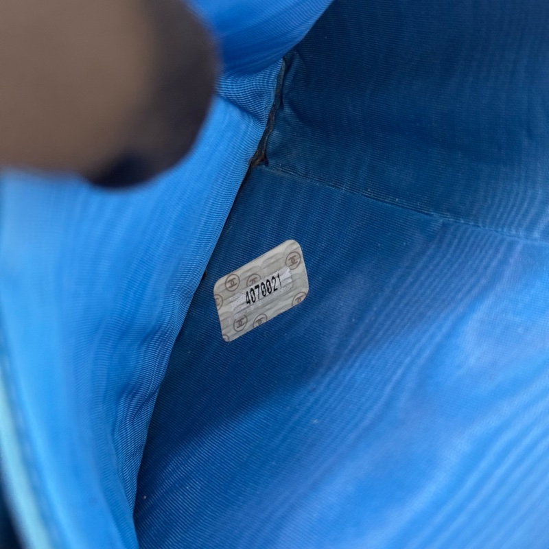 Chanel 深藍 魚子醬短夾-12