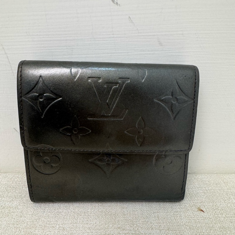 Louis Vuitton 漆皮黑灰壓紋短夾-7