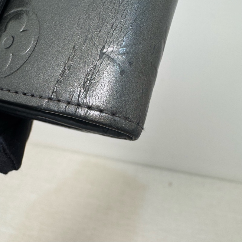 Louis Vuitton 漆皮黑灰壓紋短夾-22
