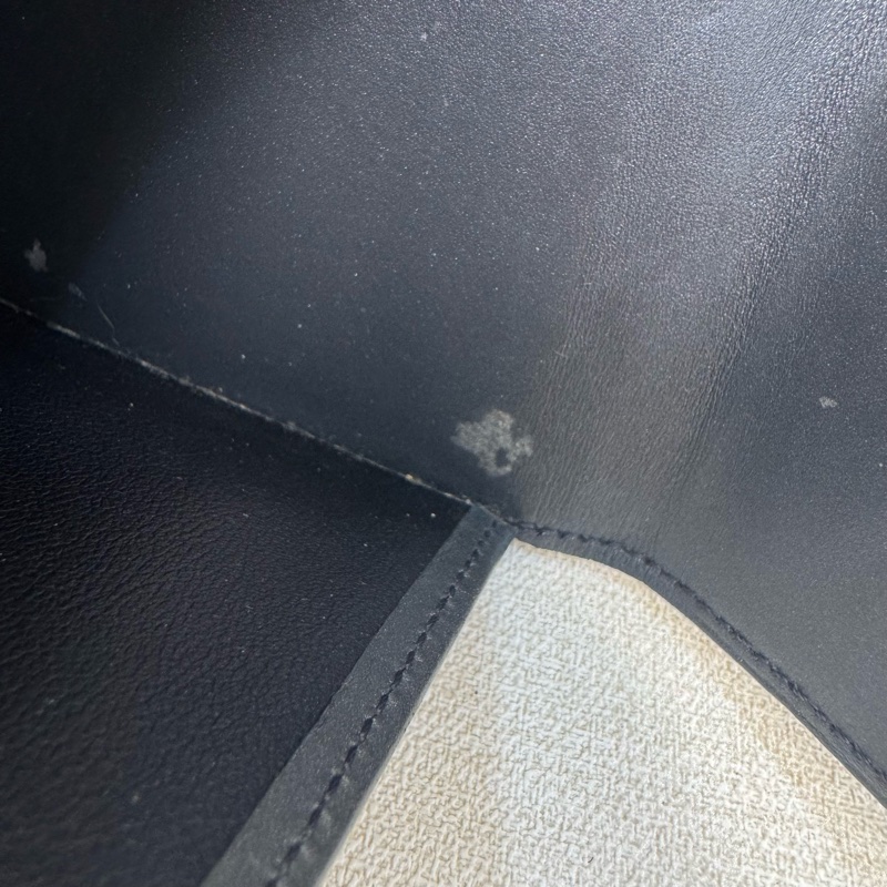 Louis Vuitton 漆皮黑灰壓紋短夾-30