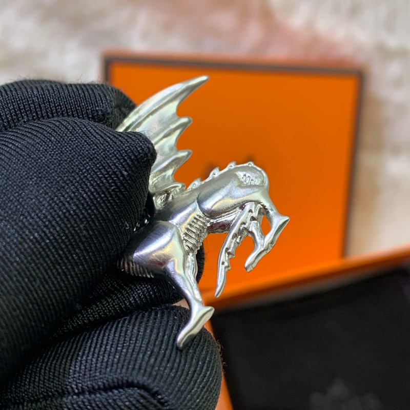 Hermes 愛馬仕 銀色 飛龍胸針 I454-11