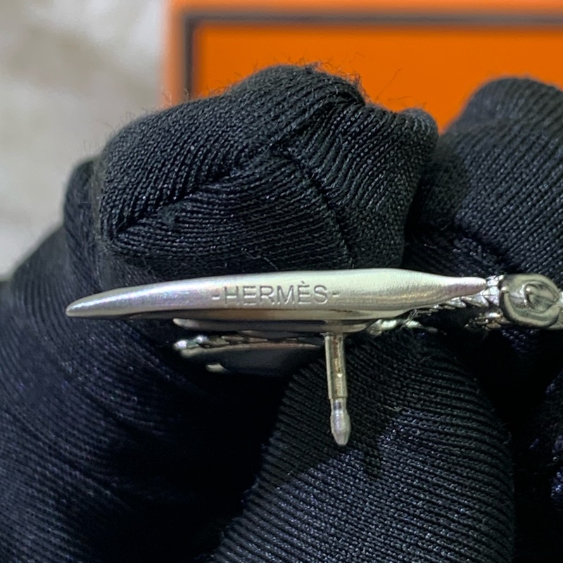 Hermes 愛馬仕 銀色 飛龍胸針 I454-15