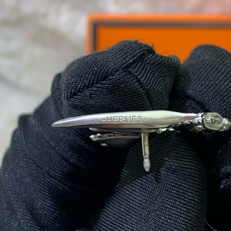 Hermes 愛馬仕 銀色 飛龍胸針 I454-24