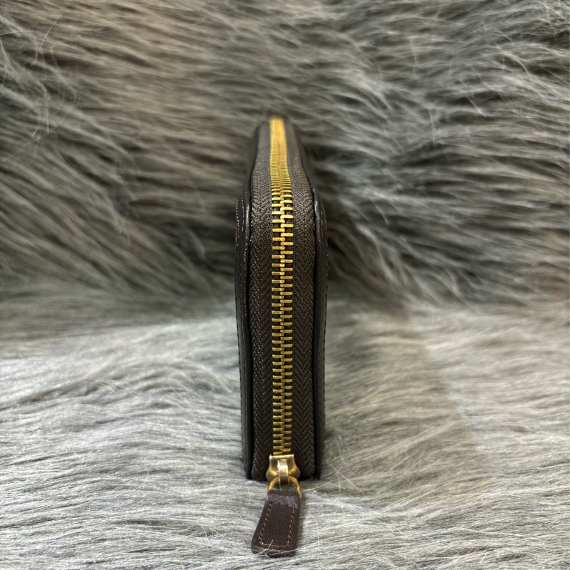 Fendi 8M0024 深咖啡 牛皮 緹花 FF 老花 原花 拉鍊 零錢袋 發財長夾 皮夾-2