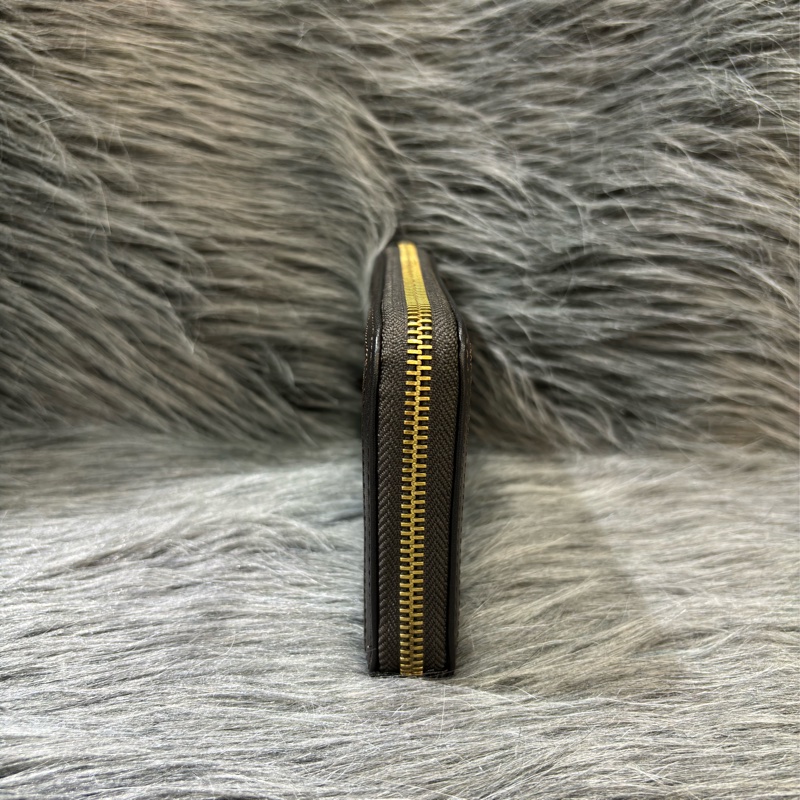 Fendi 8M0024 深咖啡 牛皮 緹花 FF 老花 原花 拉鍊 零錢袋 發財長夾 皮夾-5