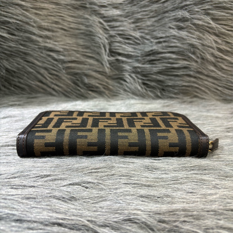 Fendi 8M0024 深咖啡 牛皮 緹花 FF 老花 原花 拉鍊 零錢袋 發財長夾 皮夾-6