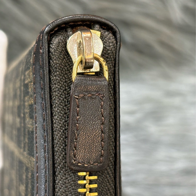 Fendi 8M0024 深咖啡 牛皮 緹花 FF 老花 原花 拉鍊 零錢袋 發財長夾 皮夾-13