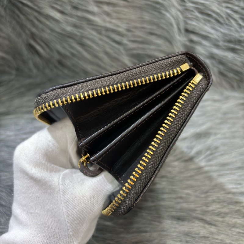Fendi 8M0024 深咖啡 牛皮 緹花 FF 老花 原花 拉鍊 零錢袋 發財長夾 皮夾-17