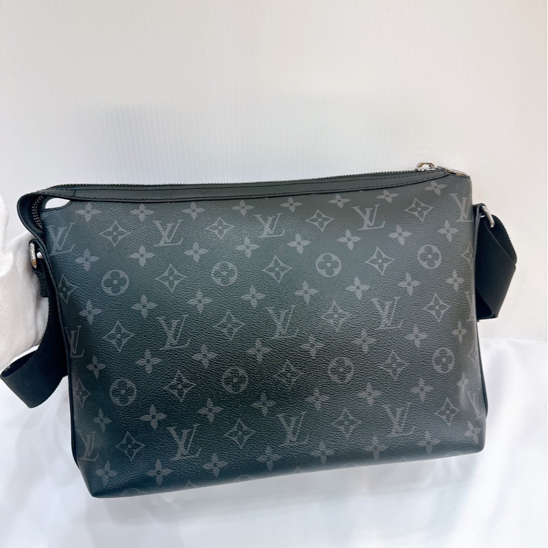 莉亞精品♡ LV 黑老花郵差包 二手美包-3
