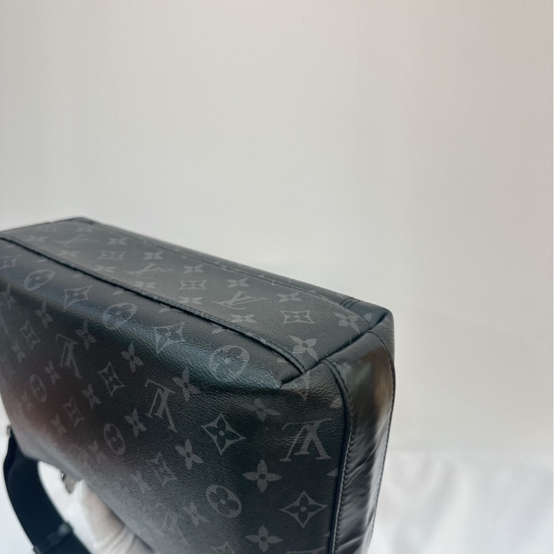 莉亞精品♡ LV 黑老花郵差包 二手美包-9
