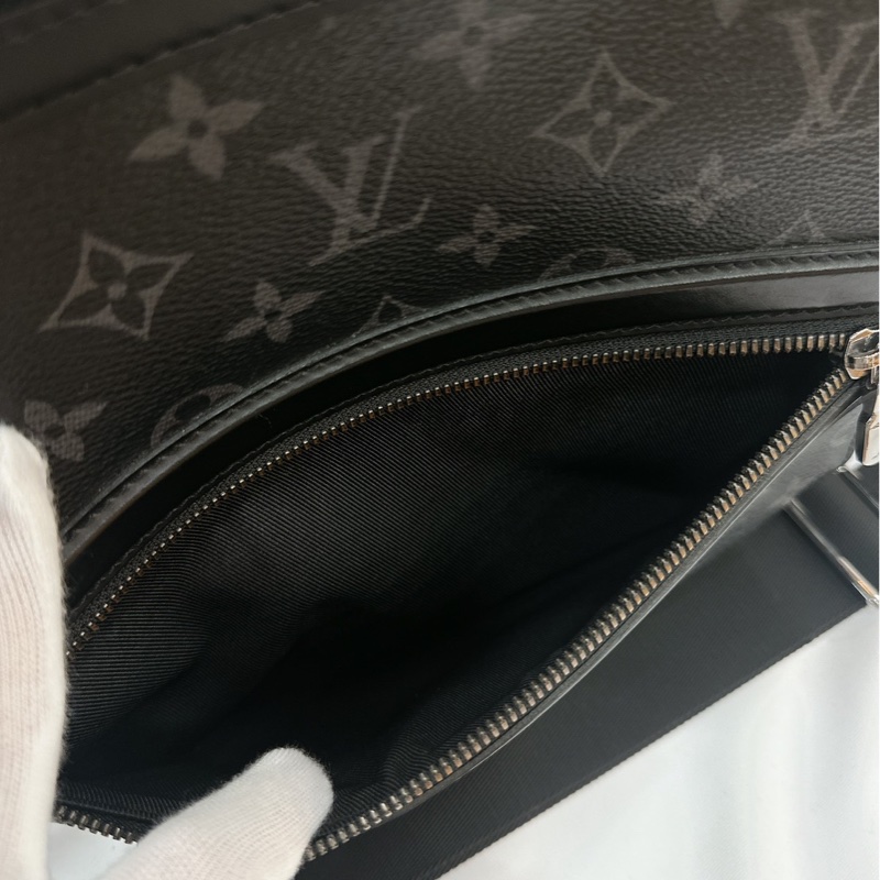 莉亞精品♡ LV 黑老花郵差包 二手美包-17