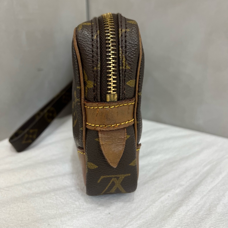 Louis Vuitton 橫版相機手拿包-8