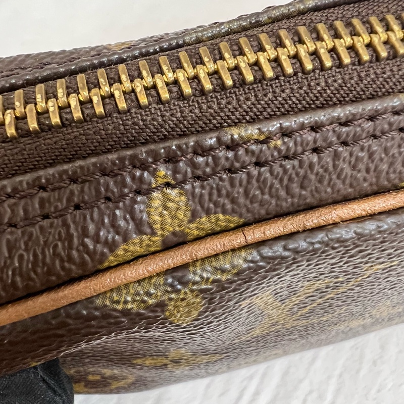 Louis Vuitton 橫版相機手拿包-10