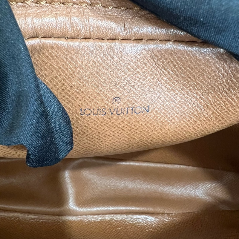 Louis Vuitton 橫版相機手拿包-12