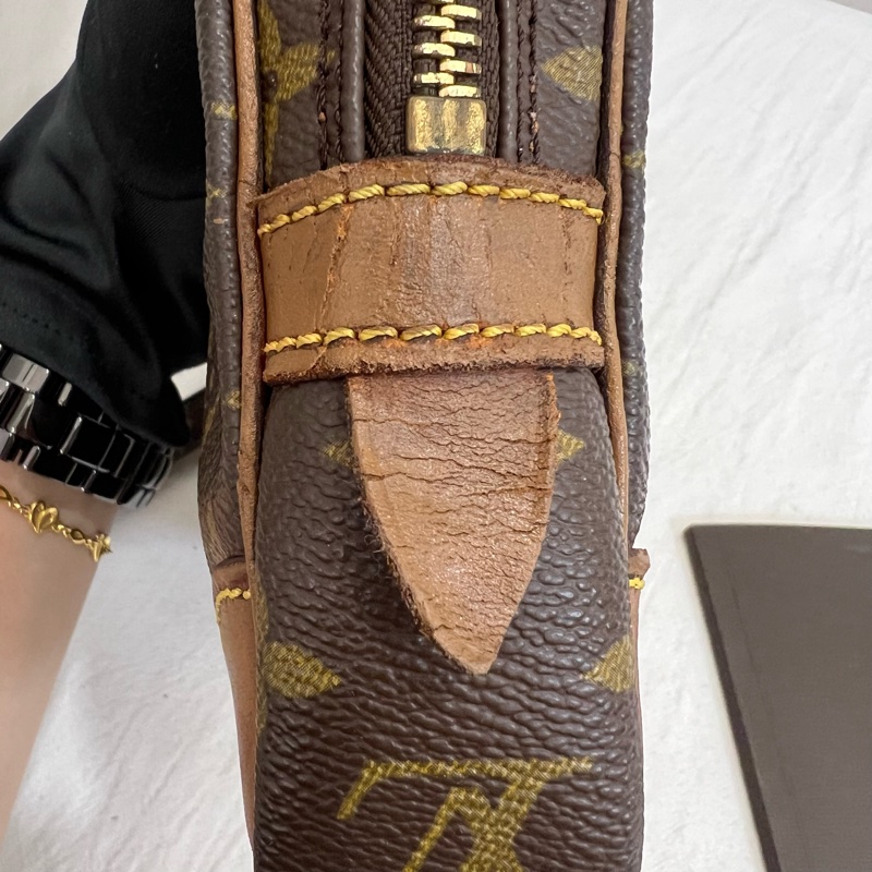Louis Vuitton 橫版相機手拿包-18