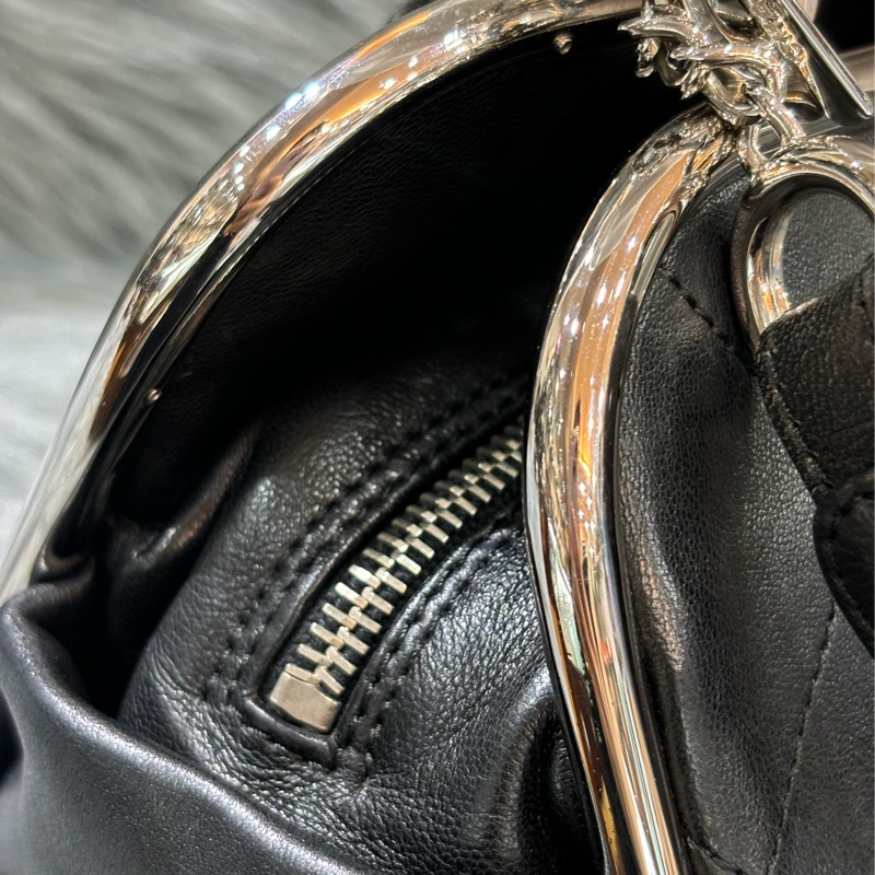 CHANEL 黑色 全皮 皮穿鍊 銀鍊 金屬 LOGO 雙C 拉鍊 手提包 肩背包 老香包 吐司包 側背包 公事包 豆腐包-29